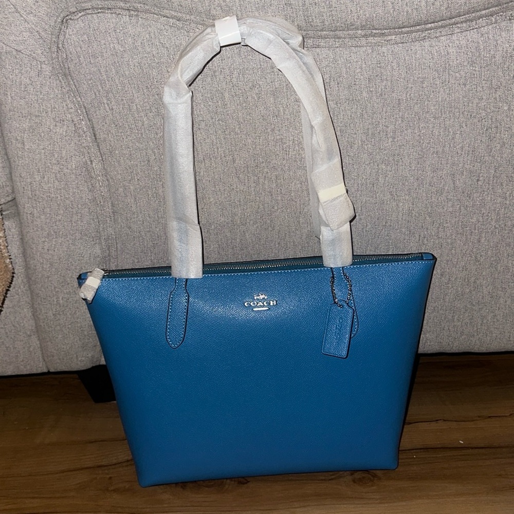 Brand new Coach tote